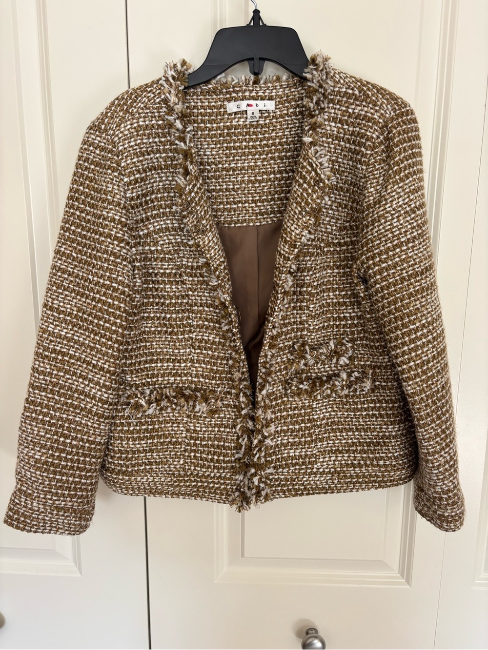 CAbi Tweed Boucle Metallic Gold Phoebe Collarless Blazer sz small.